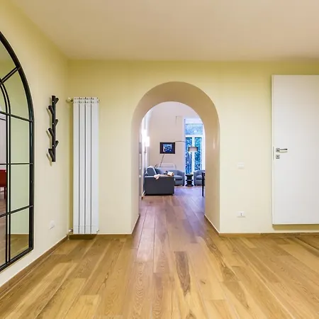 In The Heart Of Nightlife By Wonderful Italy Apartman